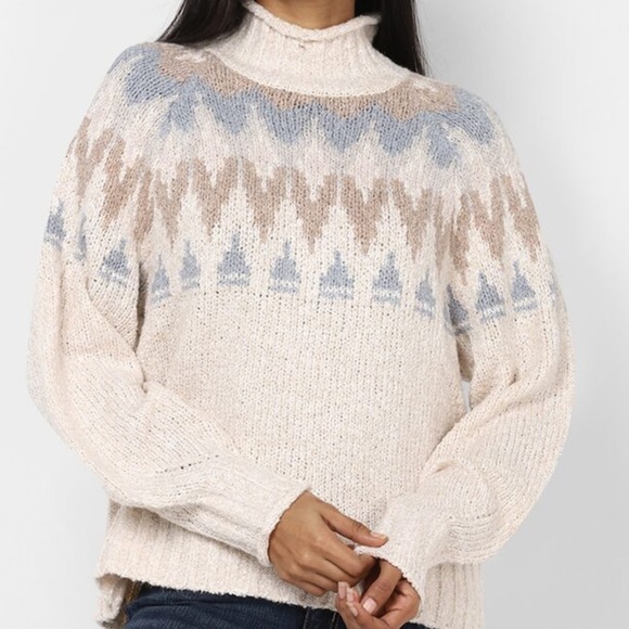 American Eagle Outfitters Sweaters - American eagle turtleneck sweater